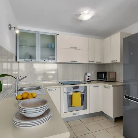 Bay View Apartment